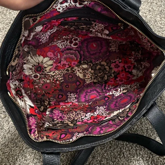 EUC Vera Bradley Small Avery Quilted Tote - Picture 6 of 8